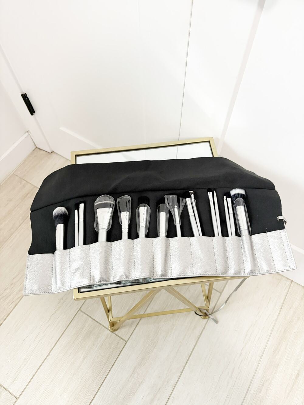NEW Elf 15 Makeup Brush Set with Case